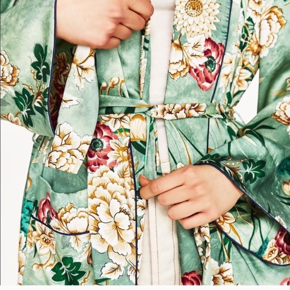 Zara Jackets & Blazers - Zara Woman Kimono- bloggers favorite